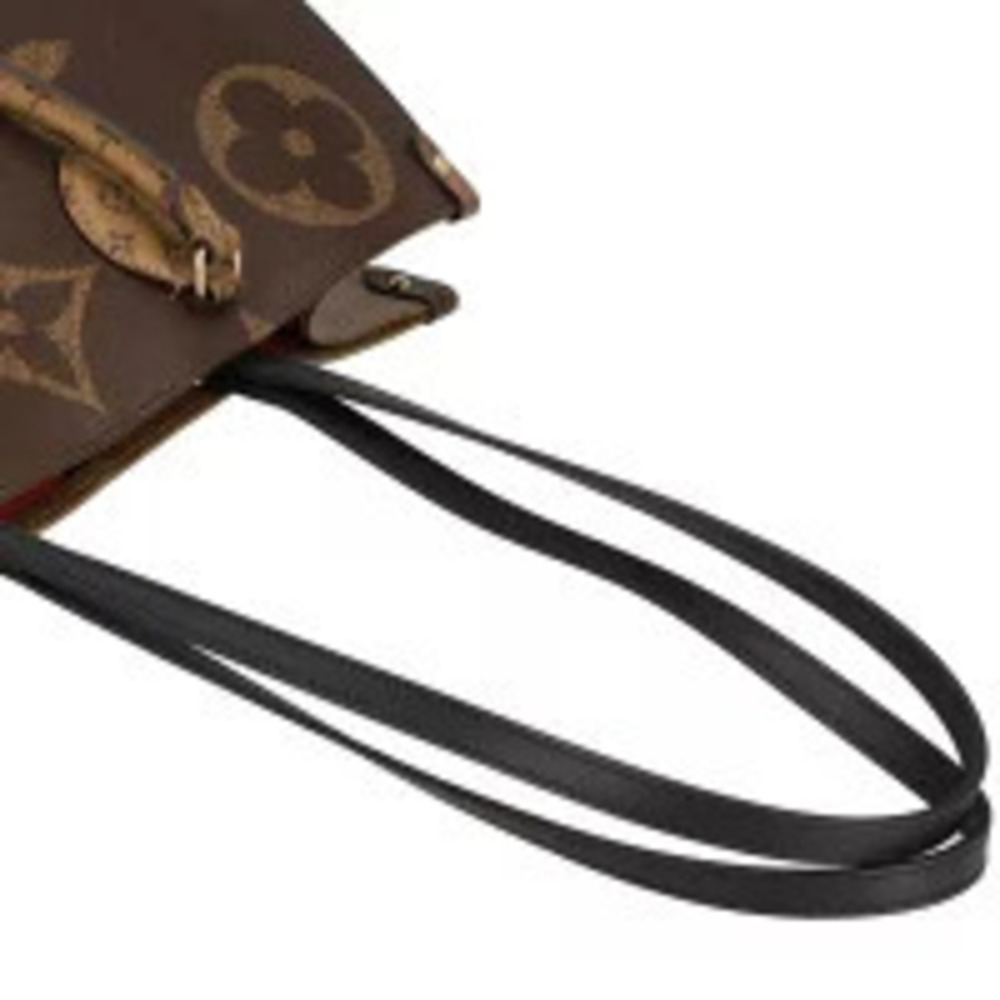 Louis Vuitton OnTheGo Reverse SA Giant Monogram View 6